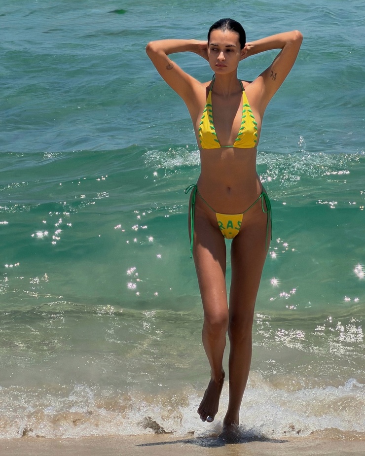 Gizele Oliveira Gizele Oliveira