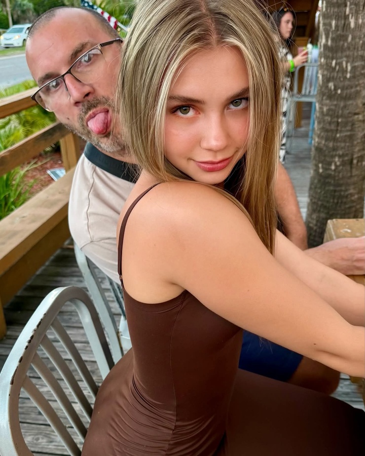 Jasmine Hendriks Jasmine Hendriks