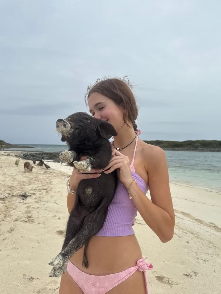 Sloane Alex