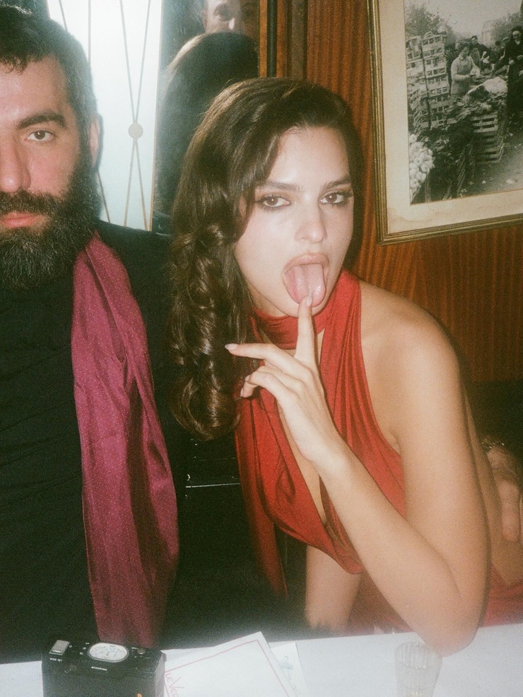 Emily Ratajkowski