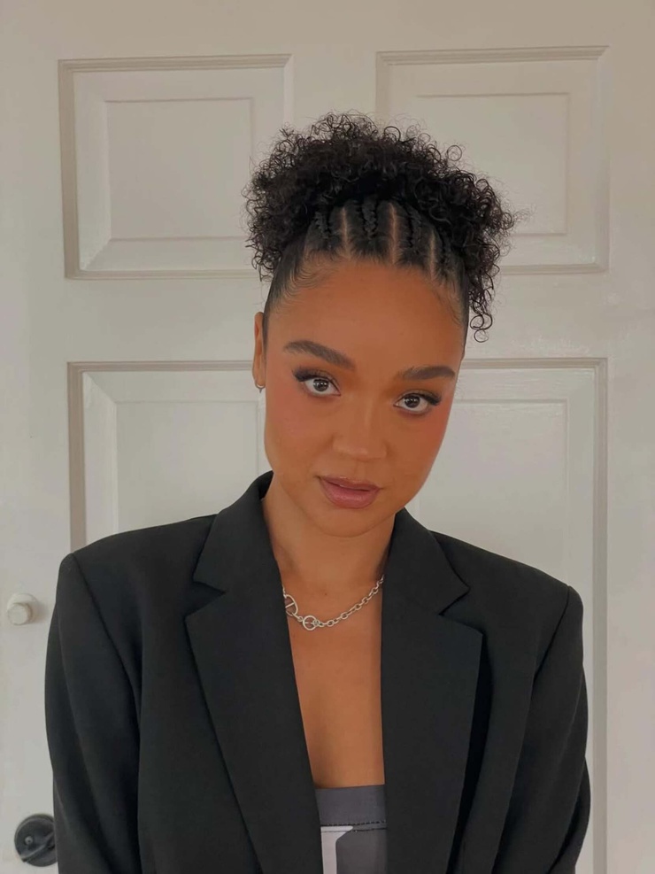 Aisha Dee