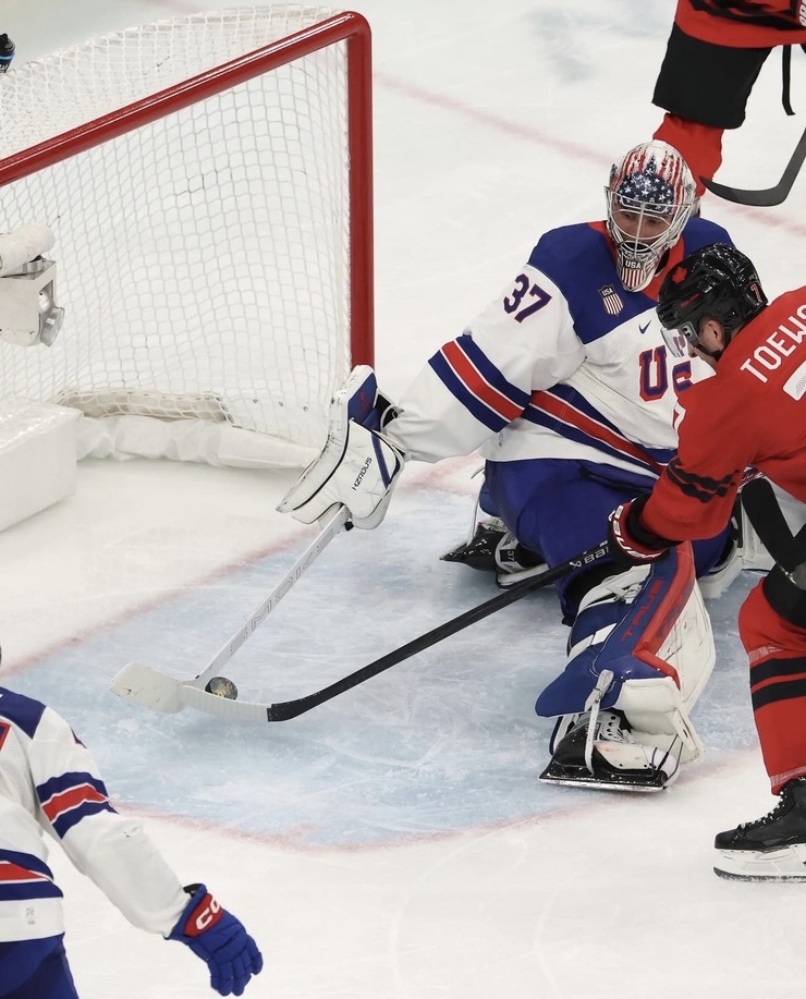 Connor Hellebuyck