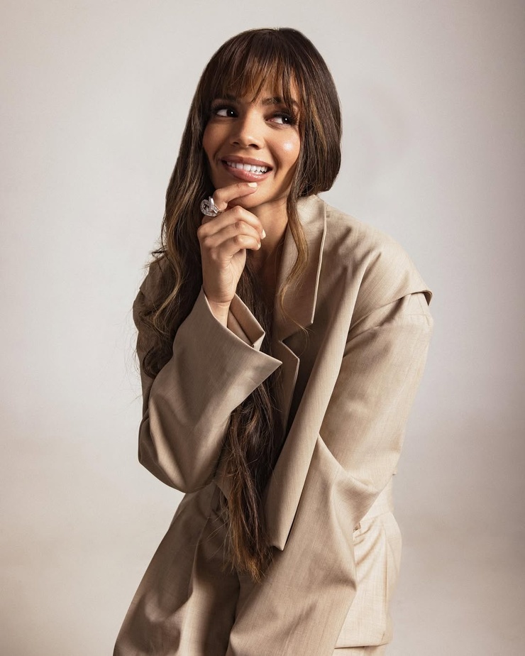 Leslie Grace