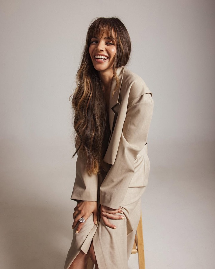 Leslie Grace