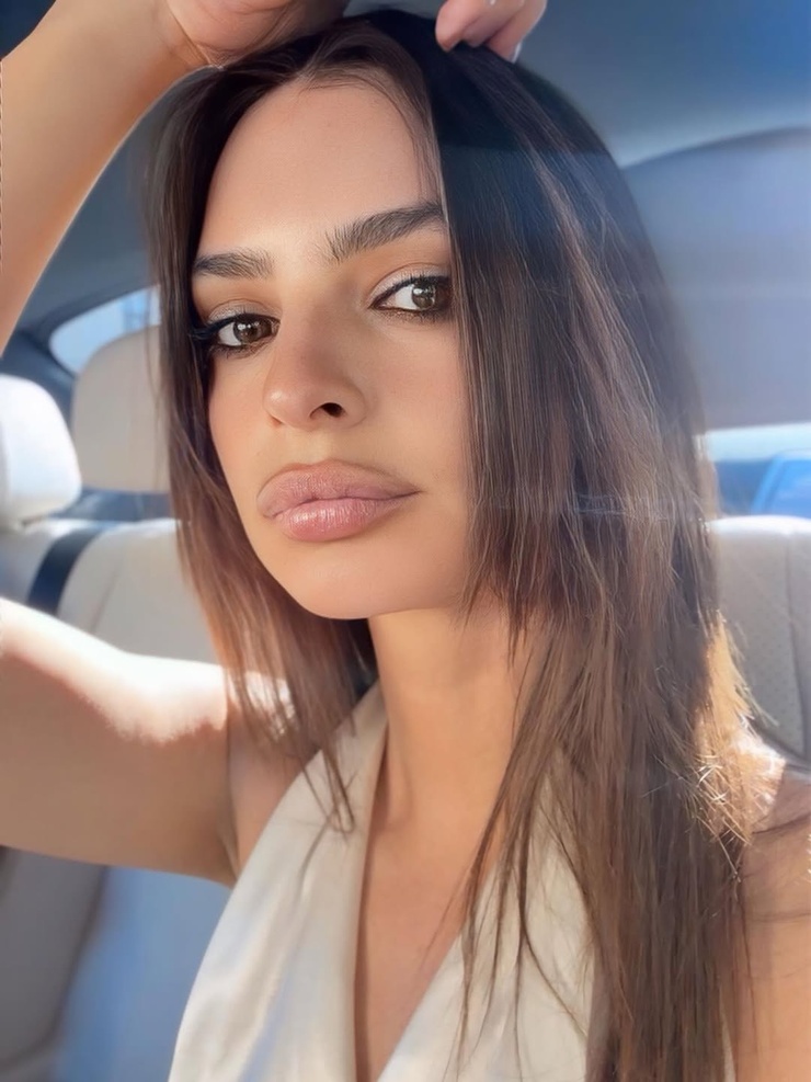 Emily Ratajkowski Emily Ratajkowski