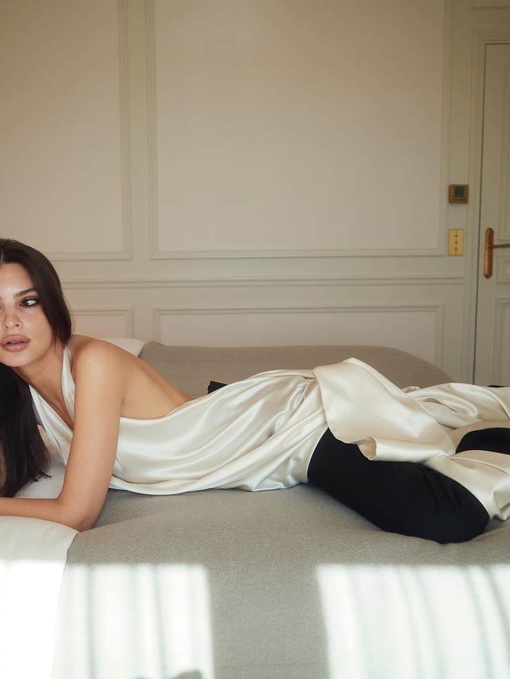 Emily Ratajkowski