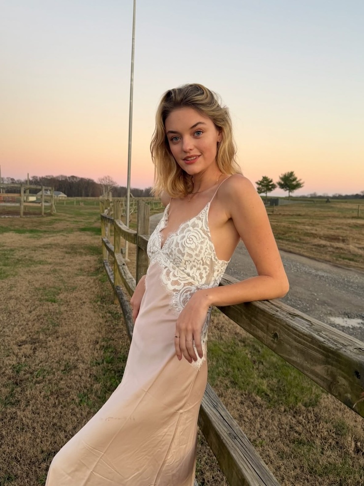 Willow Hand
