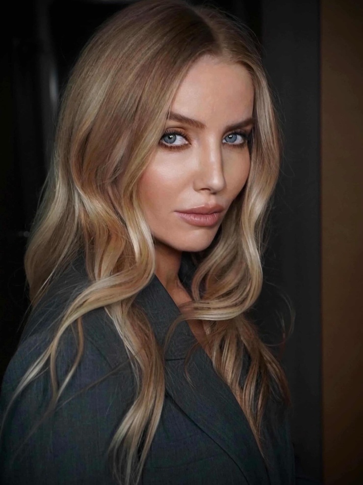 Annabelle Wallis