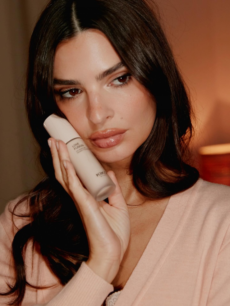 Emily Ratajkowski