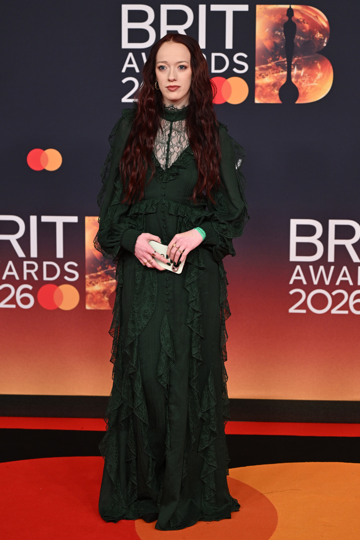 Amybeth McNulty