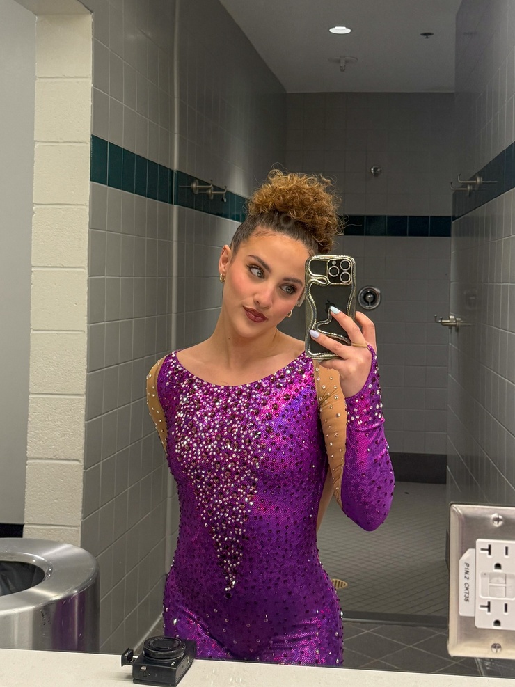 Sofie Dossi Sofie Dossi