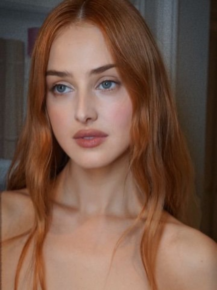 Anna Van Patten