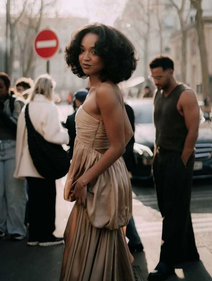 Aisha Dee