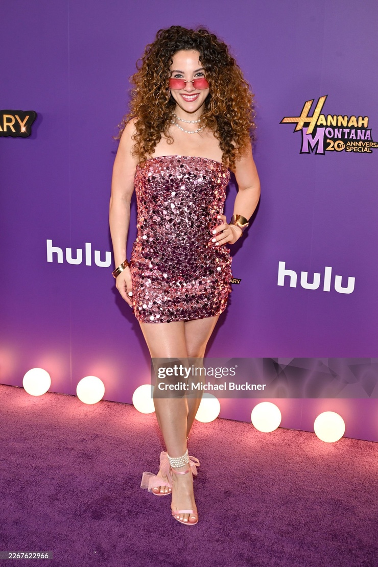 Sofie Dossi