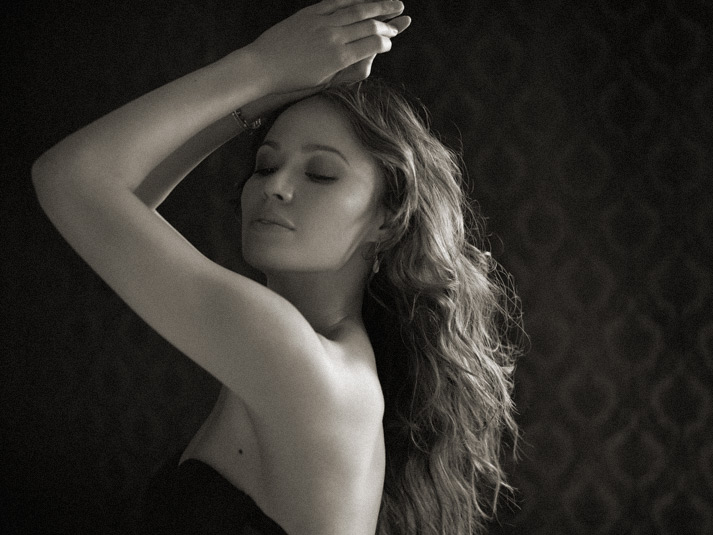Moon Bloodgood