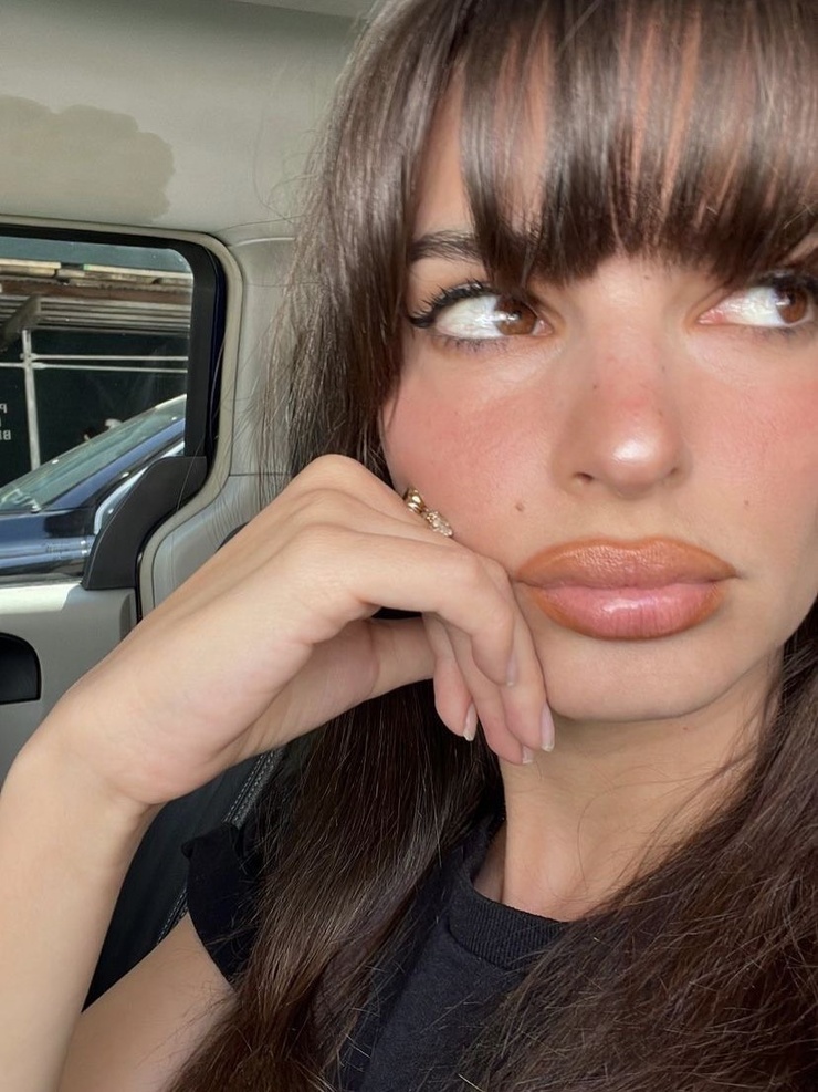 Emily Ratajkowski