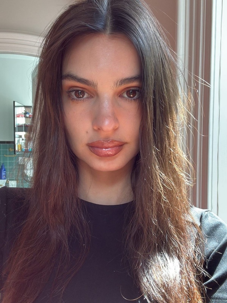 Emily Ratajkowski