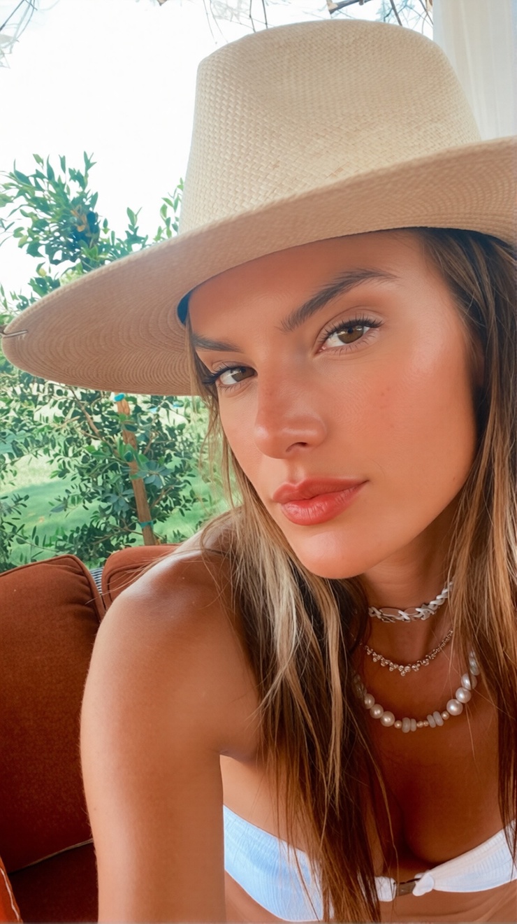 Alessandra Ambrosio Alessandra Ambrosio