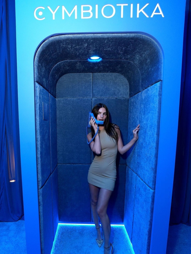 Emily Ratajkowski