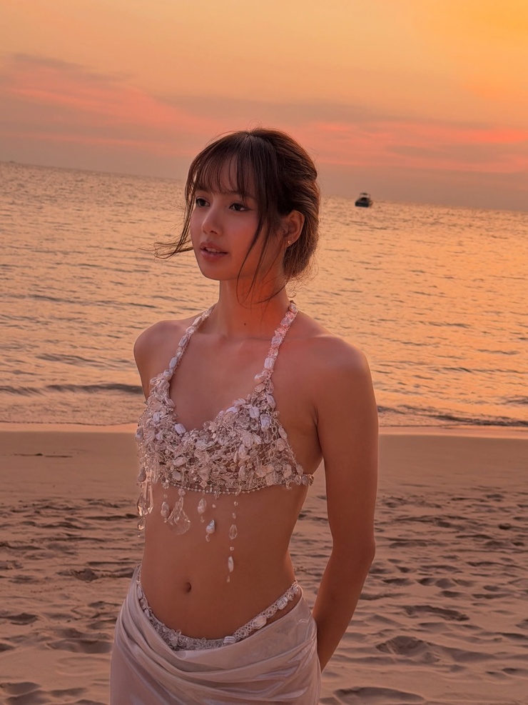 740full-lalisa-manoban.jpg