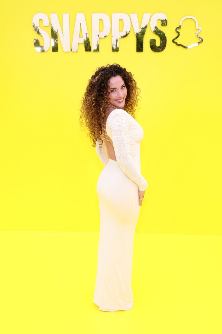 Sofie Dossi Sofie Dossi