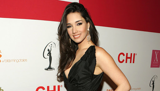 Amelia Vega