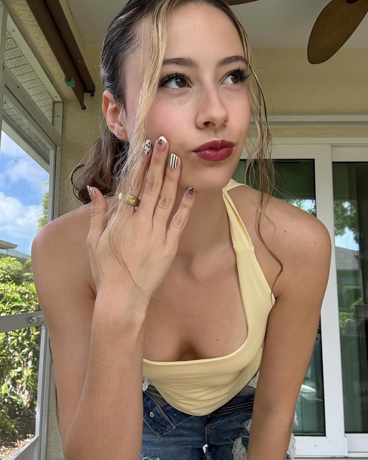 Avaryana Rose Avaryana Rose