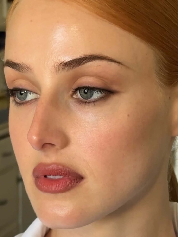 Anna Van Patten