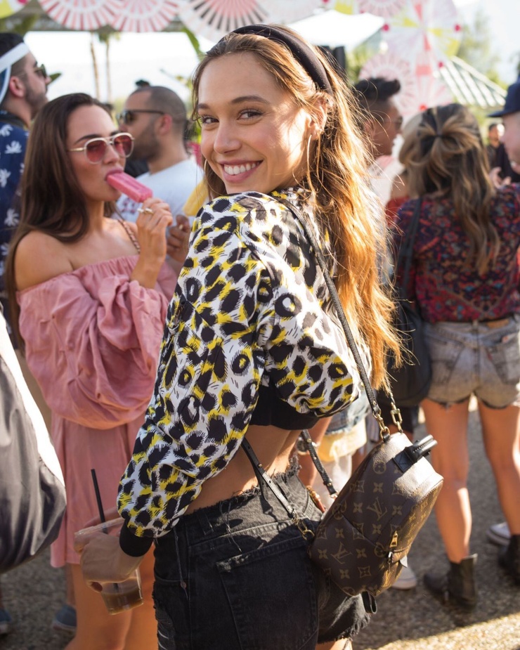 Alexis Ren