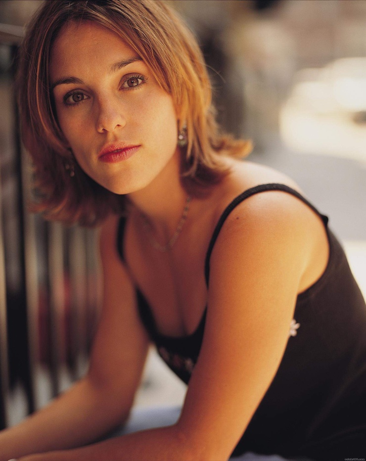 Amy Jo Johnson