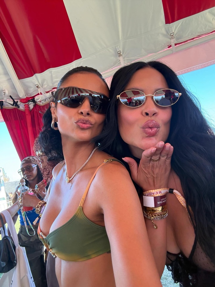 Nazanin Mandi