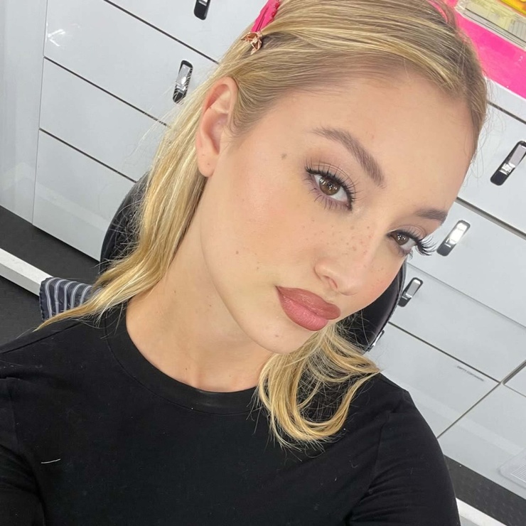 Bella Podaras