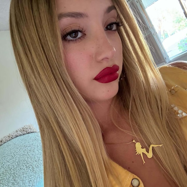 Bella Podaras