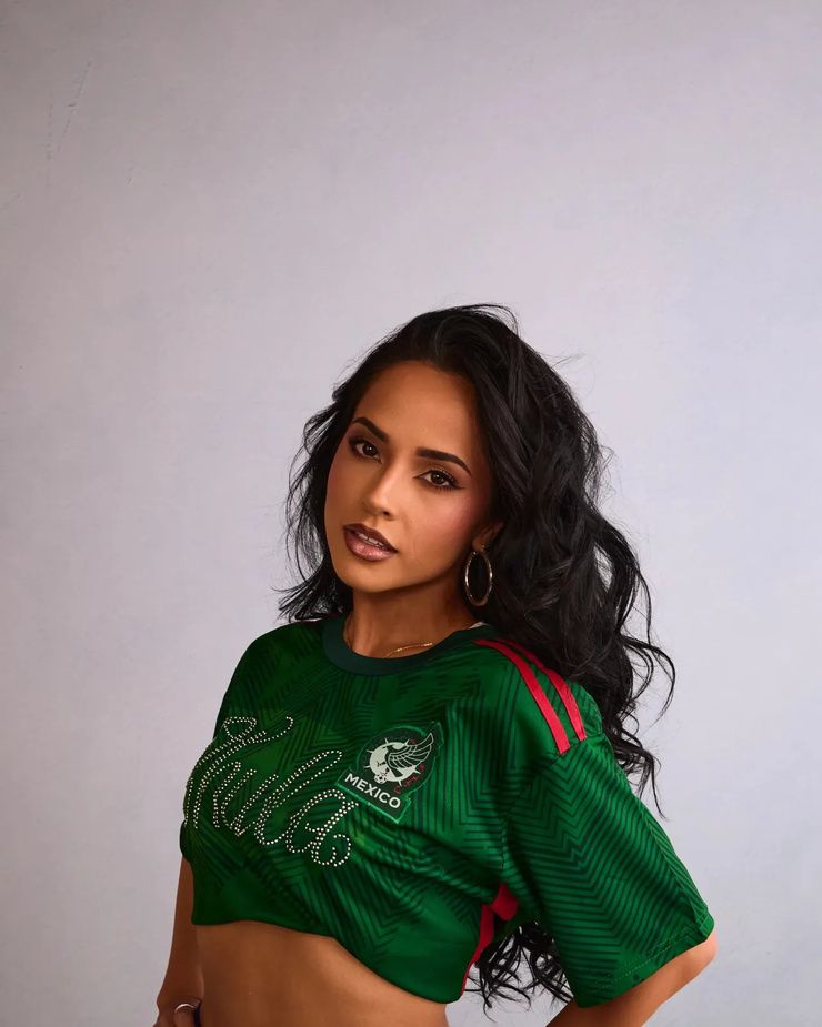 Becky G.