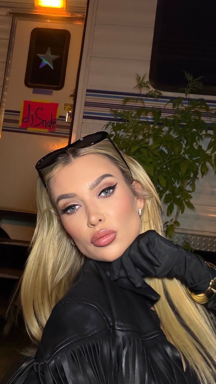 Kat Nova