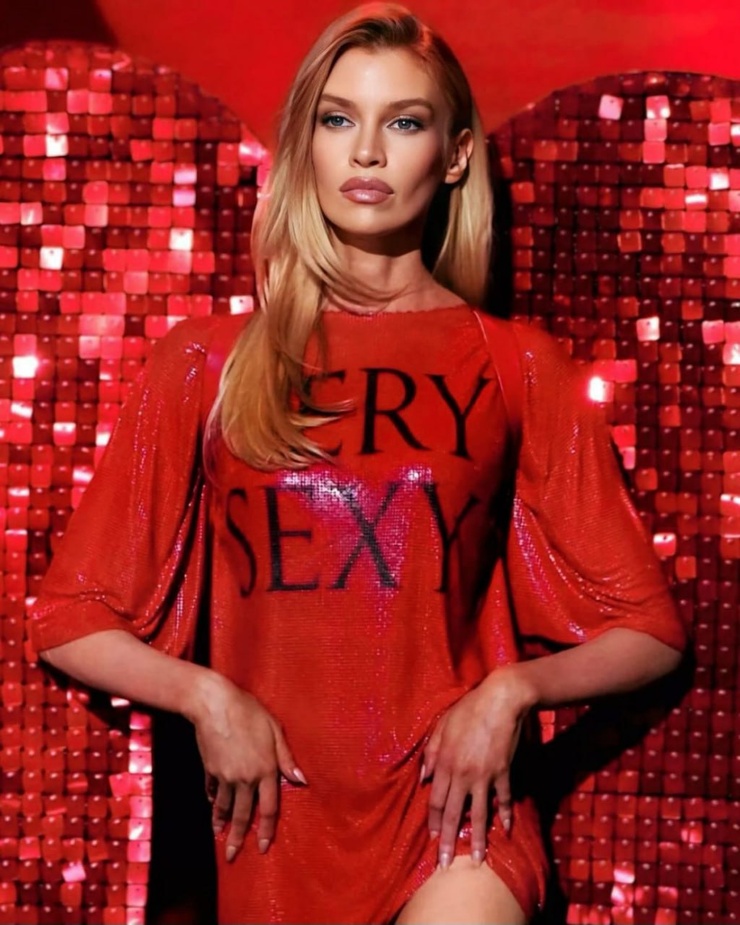 Stella Maxwell Stella Maxwell