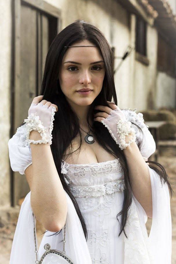 Isabelle Drummond Isabelle Drummond