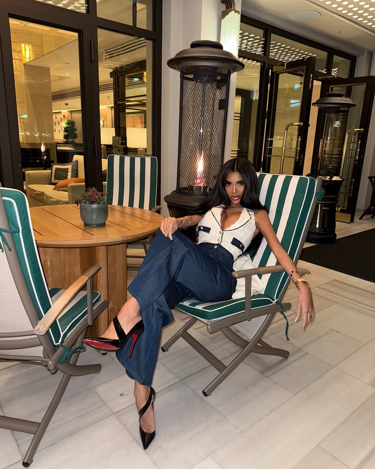Chloe Khan