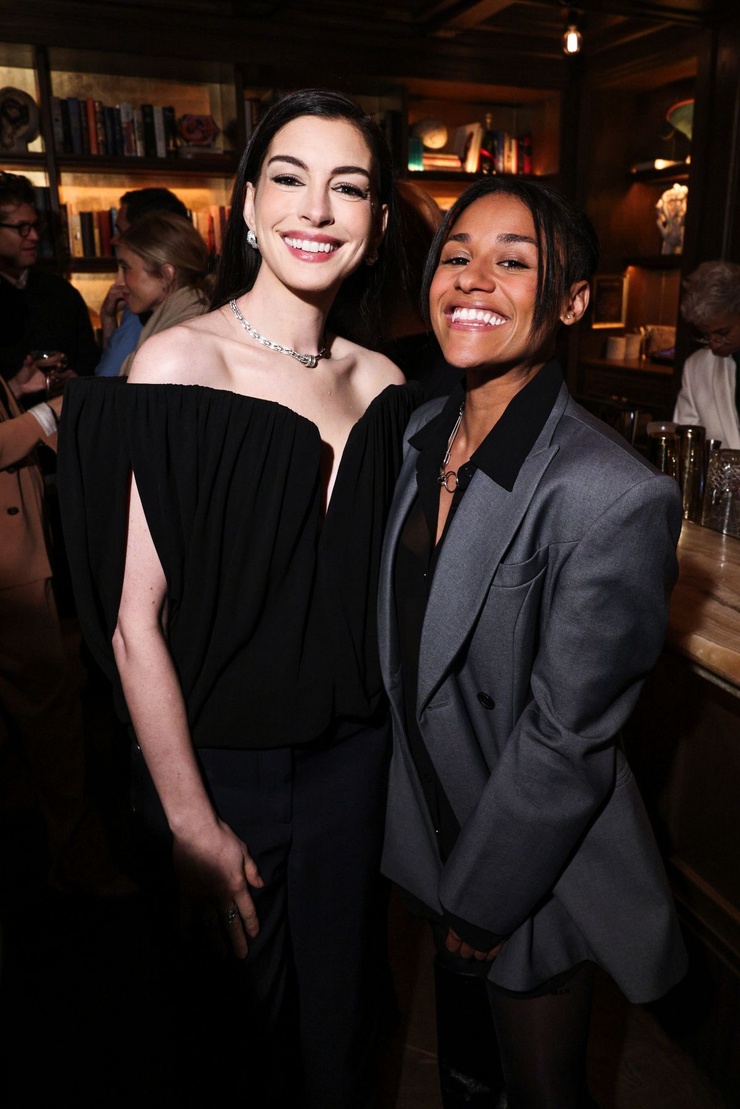Anne Hathaway Anne Hathaway