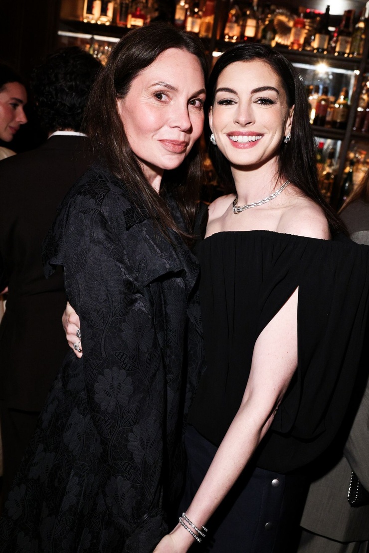 Anne Hathaway Anne Hathaway