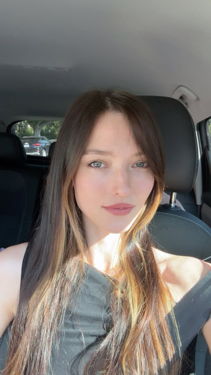 Savvy Taylor Savvy Taylor