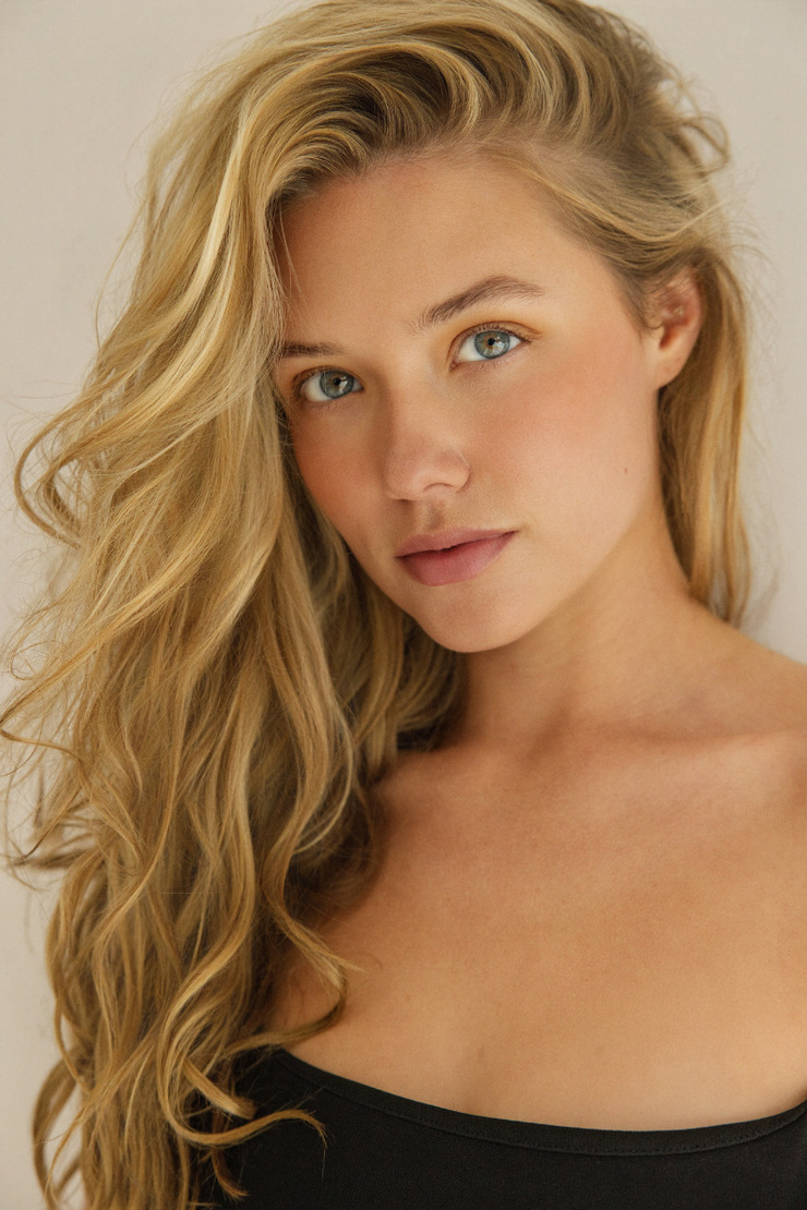 Kaitlyn Hoeffner Kaitlyn Hoeffner