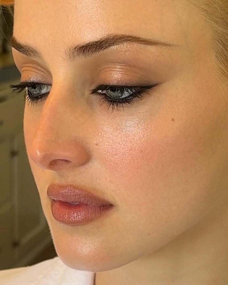 Anna Van Patten