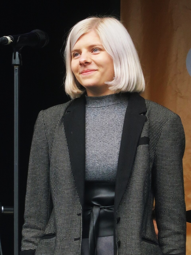 Aurora (singer)
