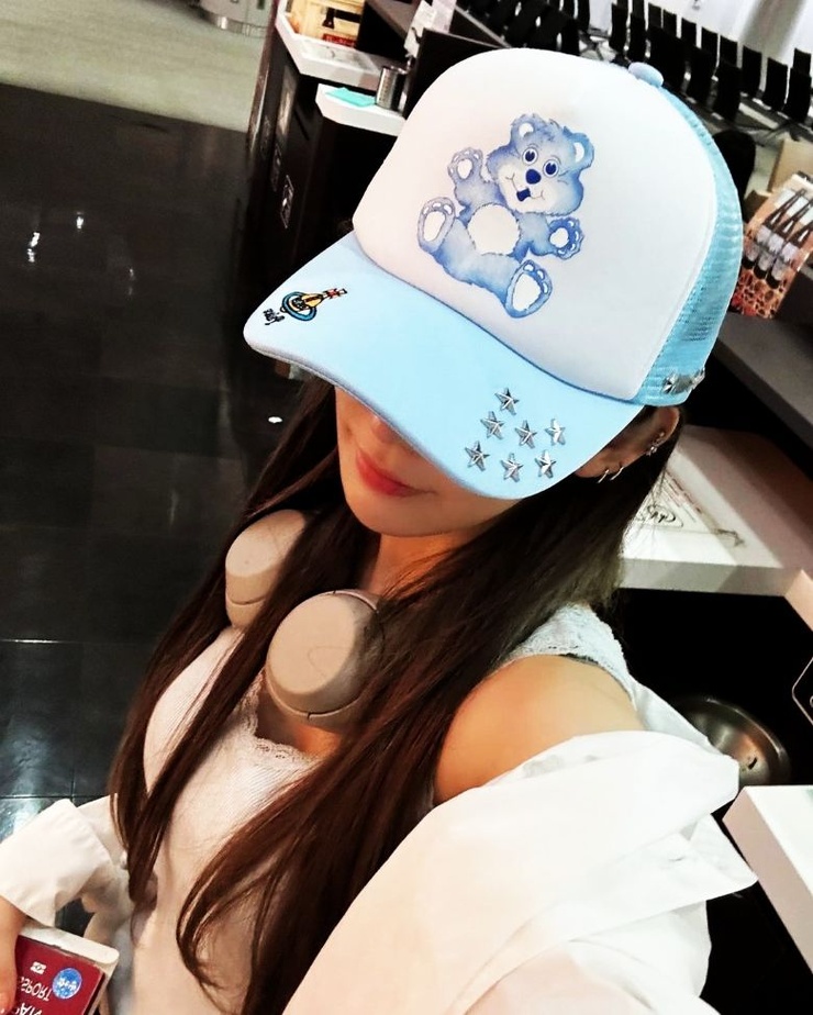 Sakura Miyawaki Sakura Miyawaki