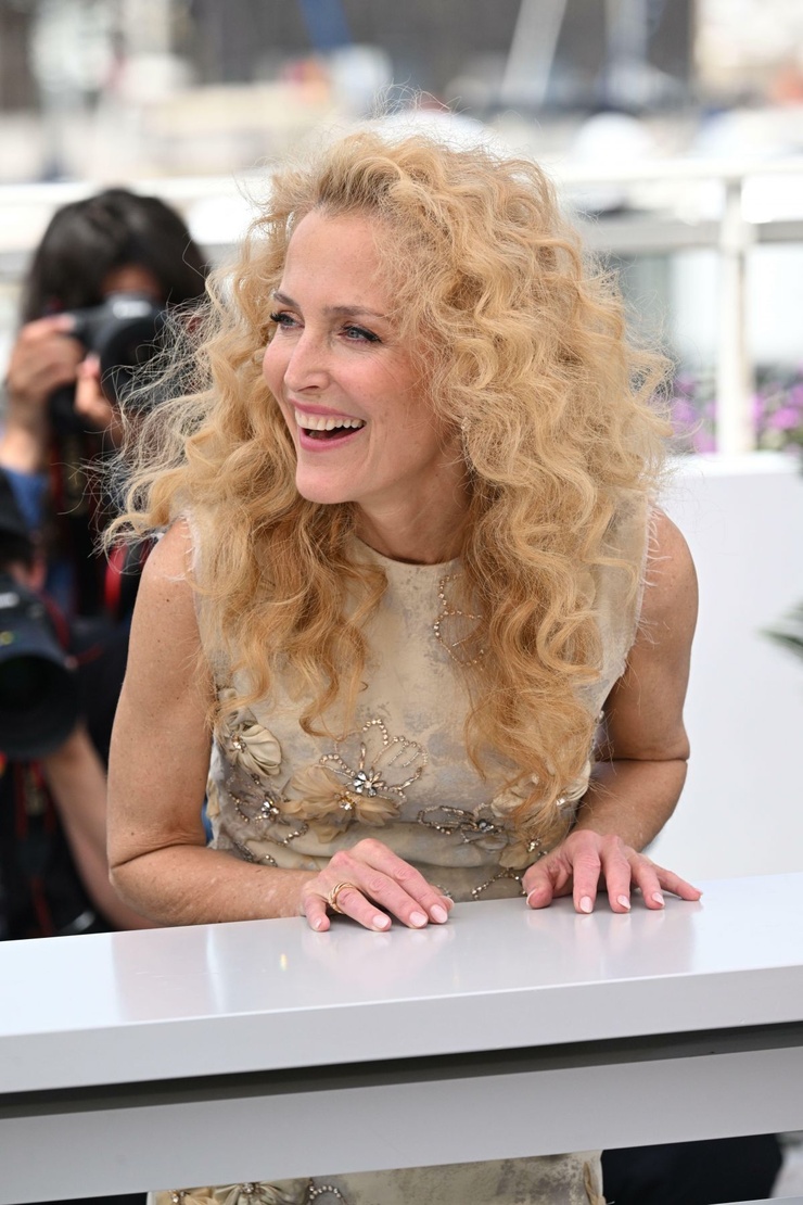Gillian Anderson