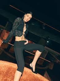 Ivi Adamou