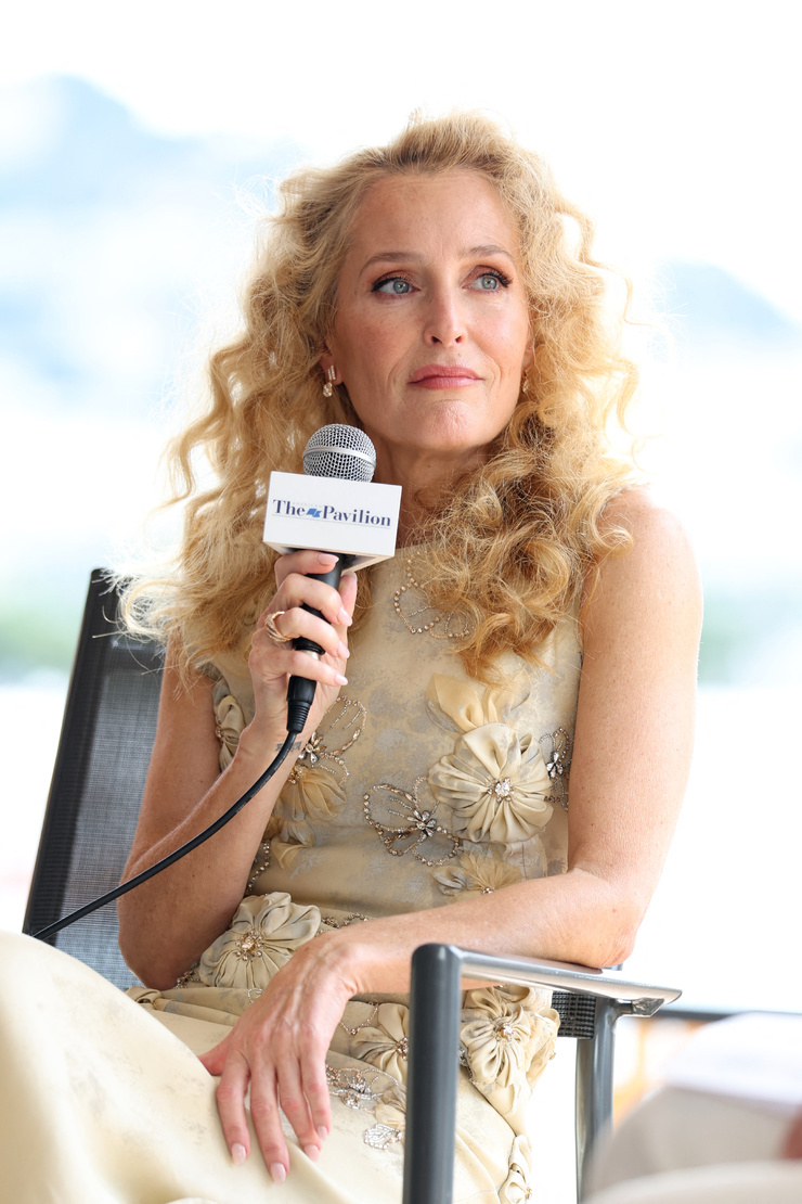 Gillian Anderson