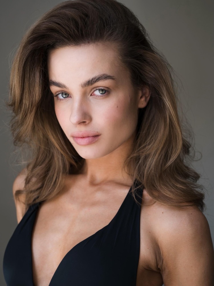 Julia Surys