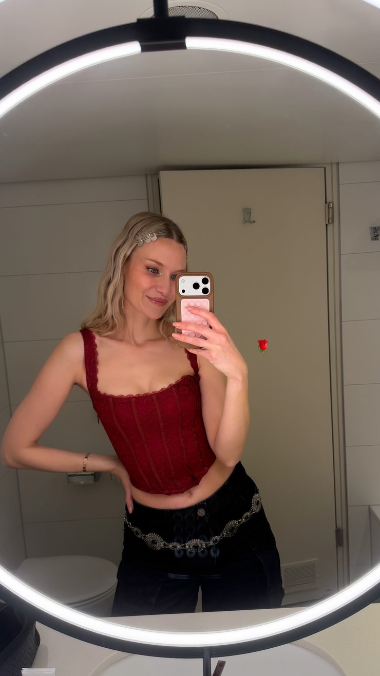 Carolin Niemczyk Carolin Niemczyk